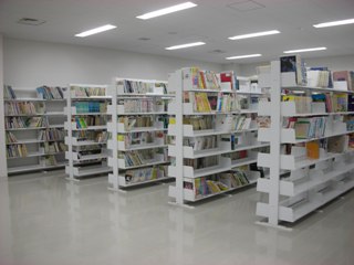 団体貸出室の書架